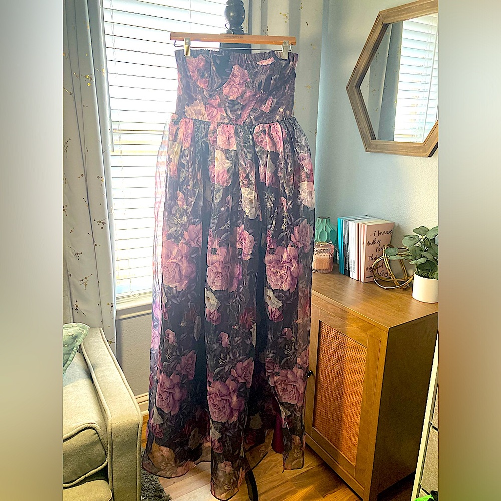 LULUS size M strapless purple flower chiffon evening gown.